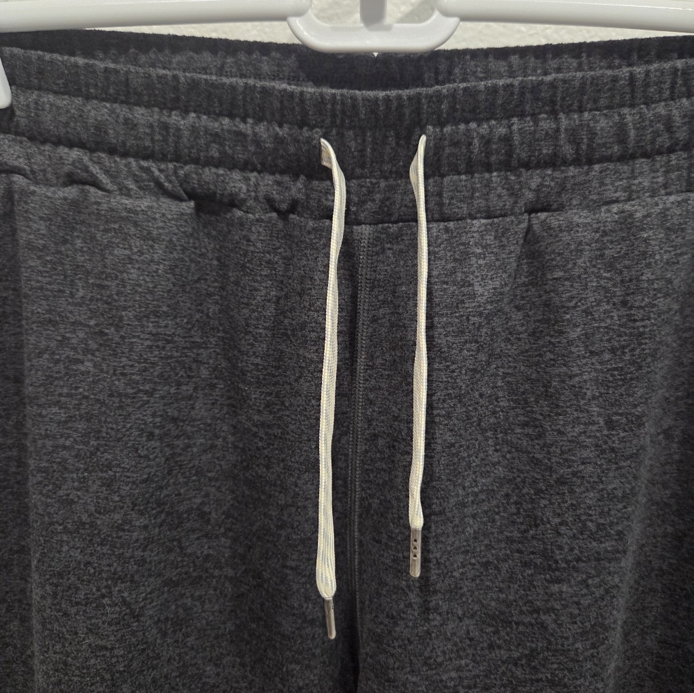 Vuori Performance Dreamknit Jogger Size L in Charcoal Heather - Picture 9 of 15